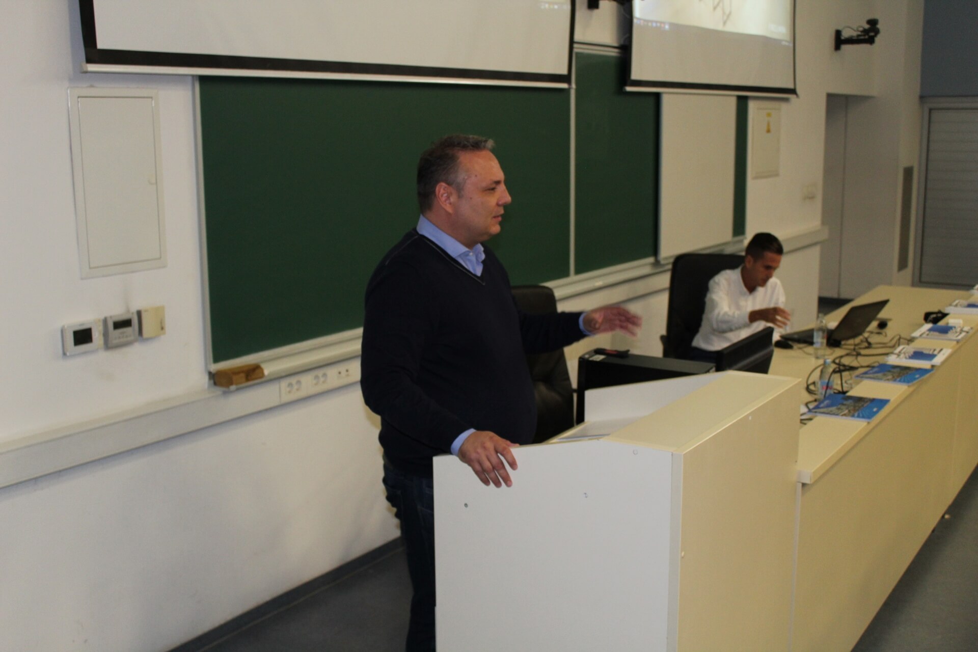 znanstveni sat porecelanosa 13