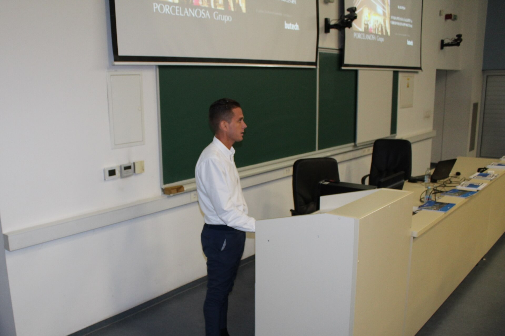 znanstveni sat porecelanosa 16