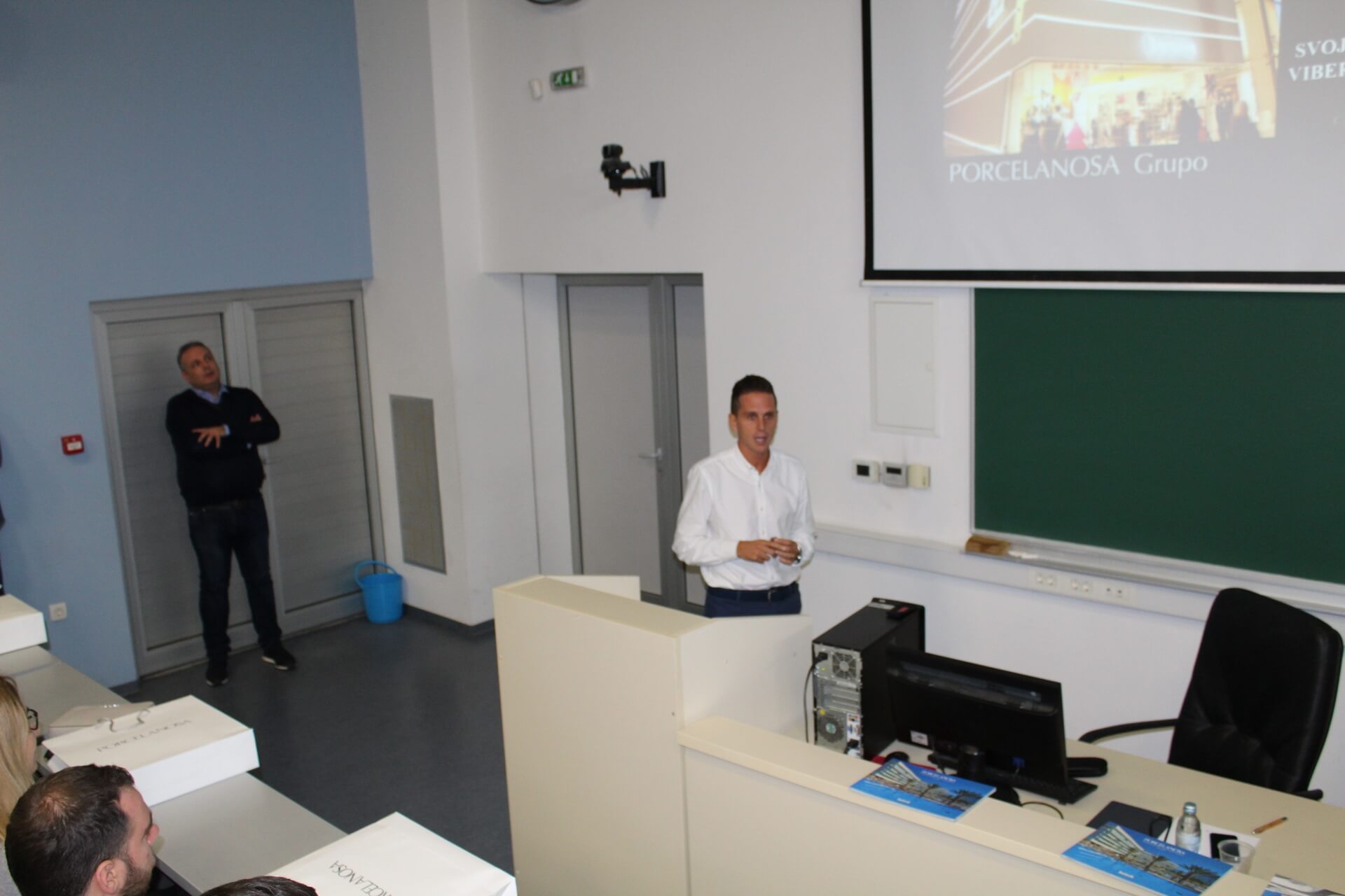 znanstveni sat porecelanosa 17